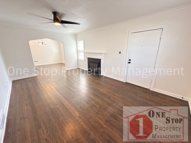 Building Photo - Beautiful 3 Bedroom 1 Bathroom in Kansas City!