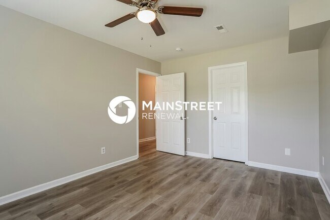Building Photo - 3 Bedroom Pet-Friendly Home in Raleigh, NC with Main Street Renewal