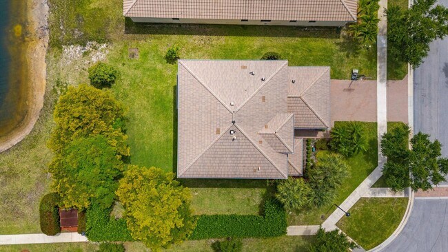 Building Photo - 2352 Bellarosa Circle