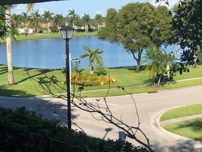 Building Photo - 9825 Baywinds Blvd