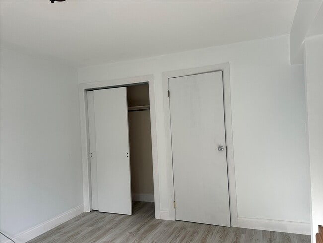 Building Photo - 173 Winston Dr