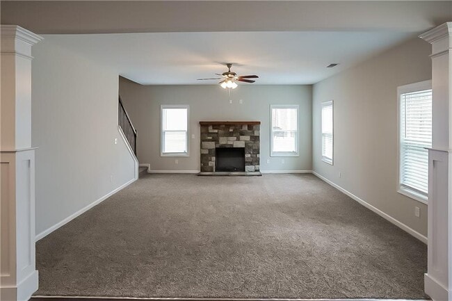 Building Photo - 1150 Red Bud Cir