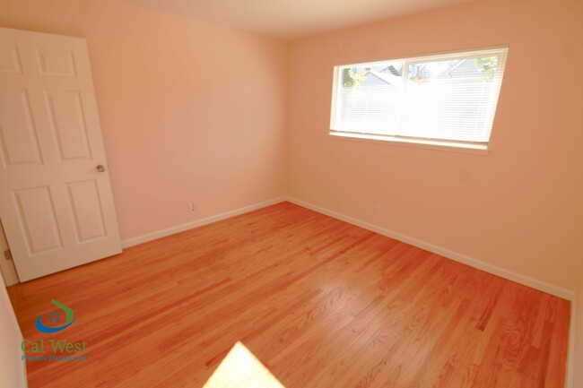 Building Photo - $4395 - Beautiful Sunnyvale 3 Bedroom Home...