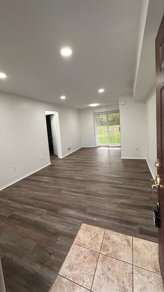 Building Photo - 1524 Porter Cir