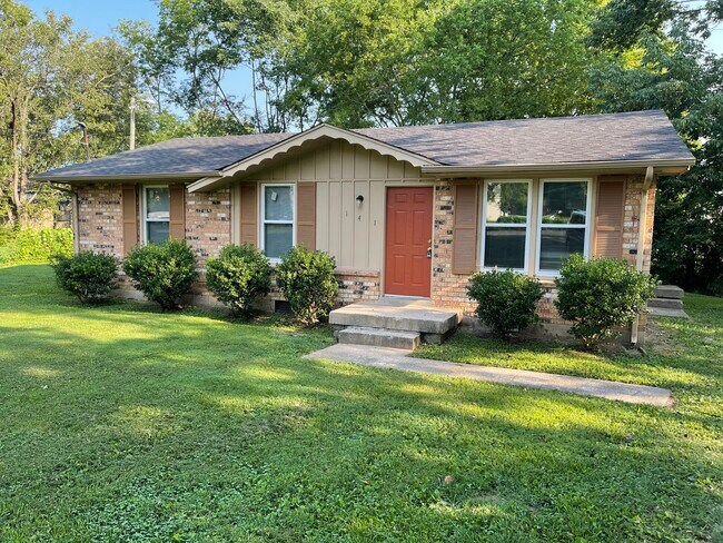 Primary Photo - 141 Laurel Ct