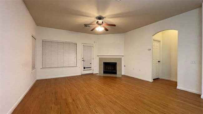 Building Photo - 3805 Bronco Bend Loop