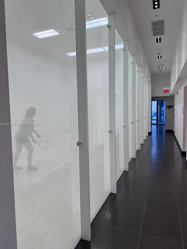 Building Photo - 1600 NE 1st Ave