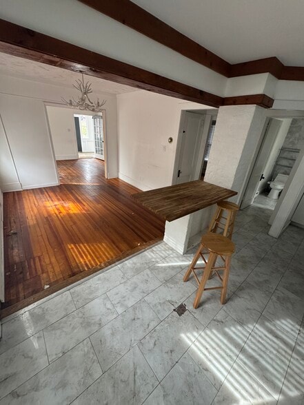 Building Photo - 33 Park Ave