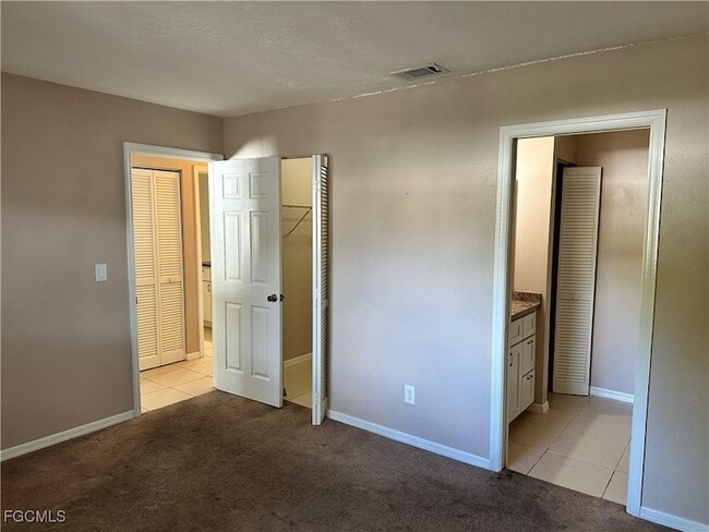 Building Photo - 1025 SE 24th Ave