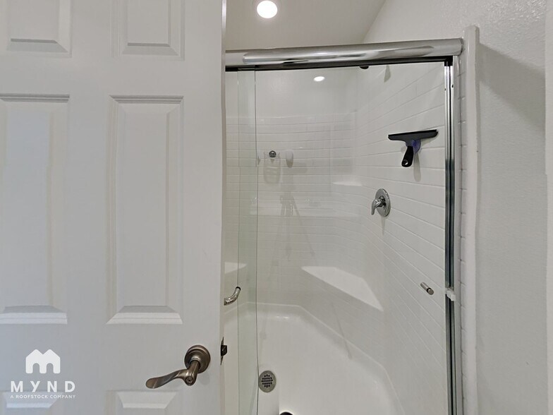 Building Photo - 443 Fitzpatrick Rd