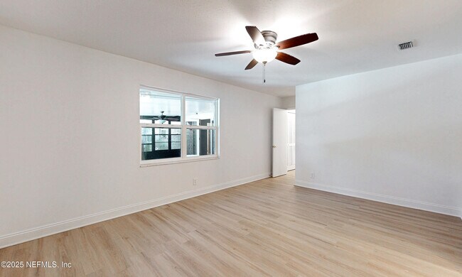 Building Photo - 3812 Buckskin Trail E