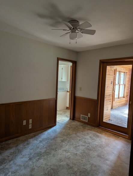 Third bedroom/office room - 6316 Tingdale Ave