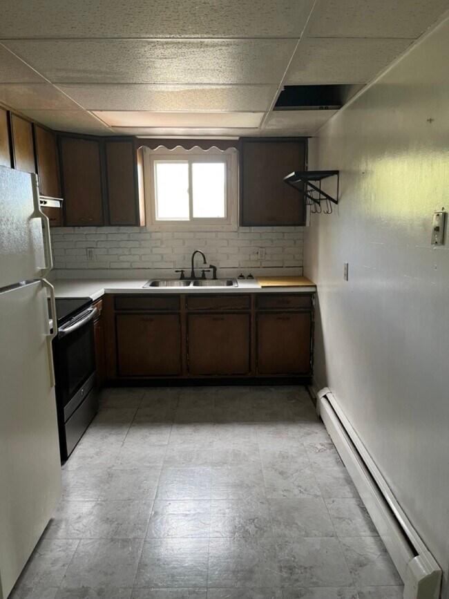 Kitchen Area - 13 Bancker Ave