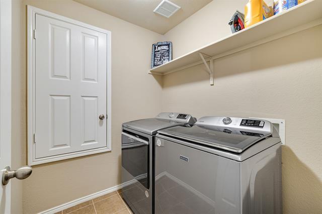 Building Photo - 5640 Lincolnwood Dr