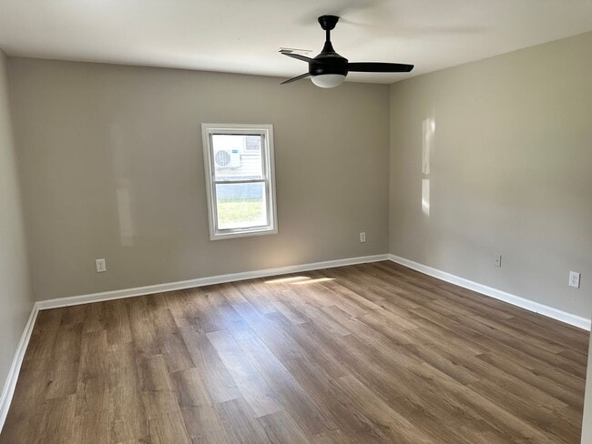 Building Photo - 2-Bedroom 1-Bathroom House