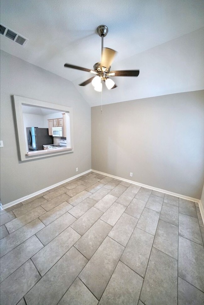Building Photo - Beautiful Home in the desirable Shavano Ga...
