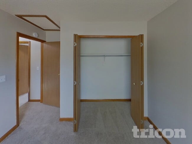 Building Photo - 1040 Catherwood Dr