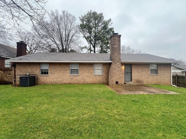 Building Photo - 5357 Queen Anne Dr
