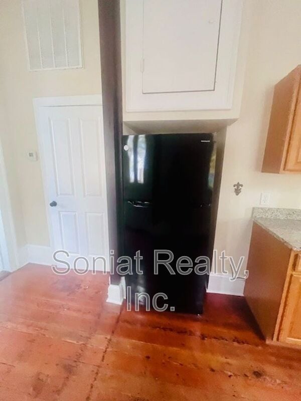 Building Photo - 2501 Burgundy St