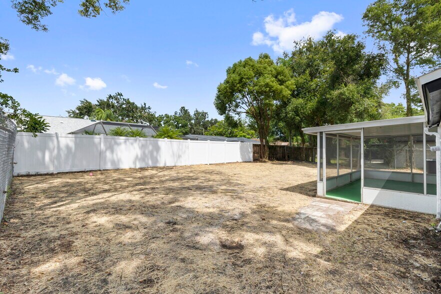 Building Photo - 516 Avocado Cir