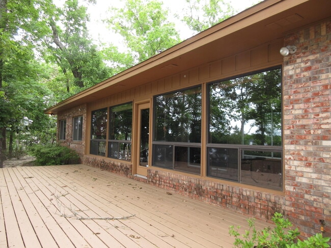 Building Photo - 631 Nelson Point Rd