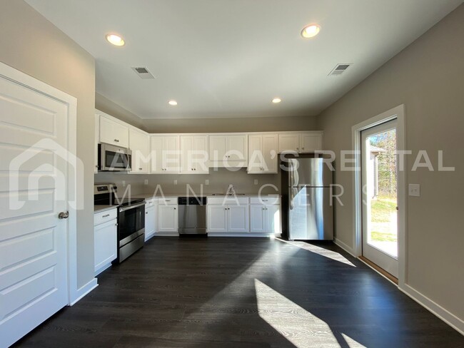 Building Photo - Home for Rent in Lincoln, AL.....Available...