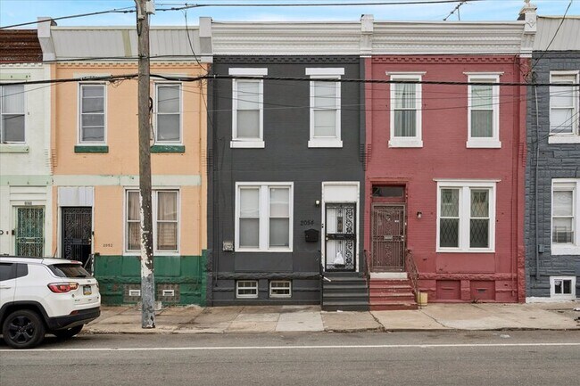 Building Photo - 2054 W Glenwood Ave