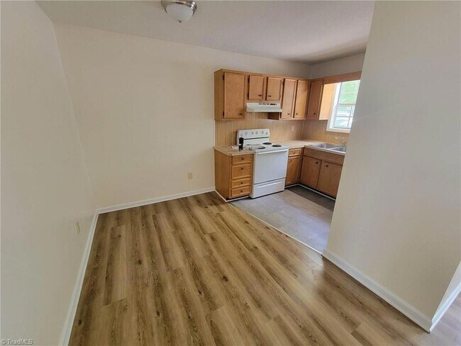 Building Photo - 3985 Nc 268 Highway E Unit