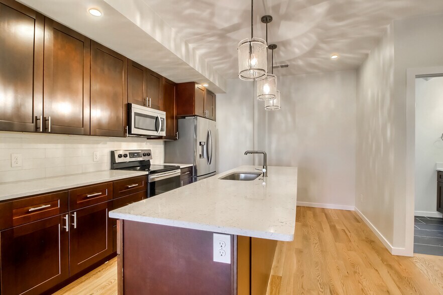 Kitchen - 2098 S Galapago St