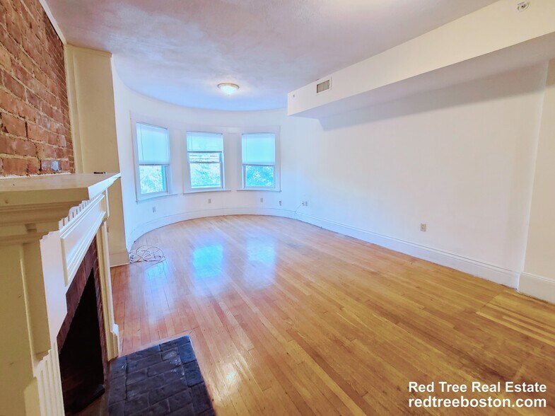 Building Photo - 1406 Beacon St