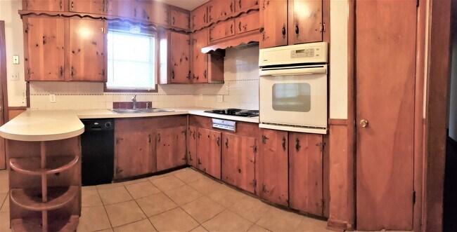 Building Photo - 5305 Ammons St