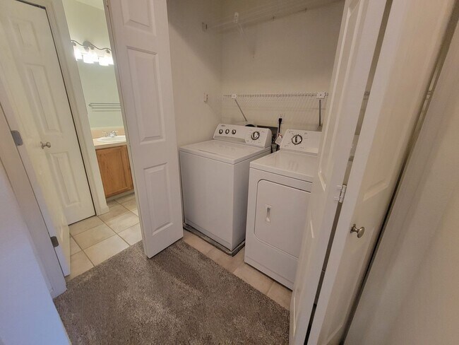 Building Photo - Fresh Boulder 1 Bedroom Condo for Rent wit...
