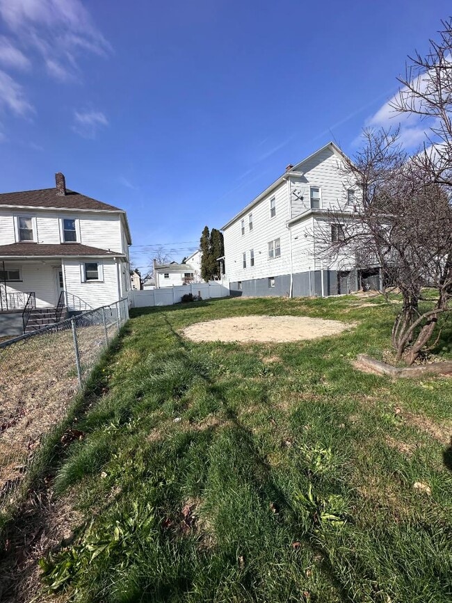 Building Photo - 56 Kent Ln