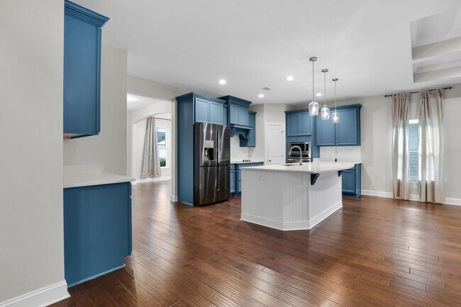 Building Photo - Spacious 4BR/3BA Pooler Home – Lagoon Views, Prime Location