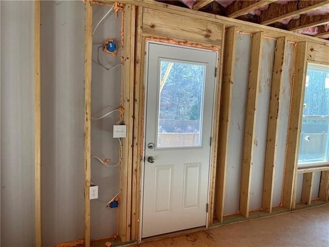 Building Photo - 240 Summerwood Ln