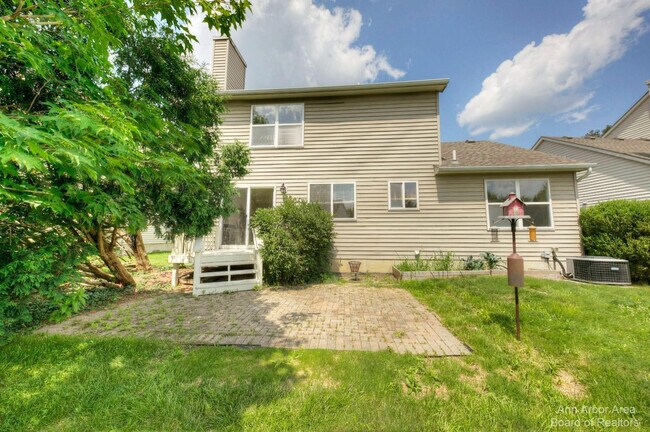 Building Photo - 3127 Dunwoodie Rd