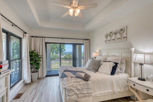 Building Photo - 3305 Close Call