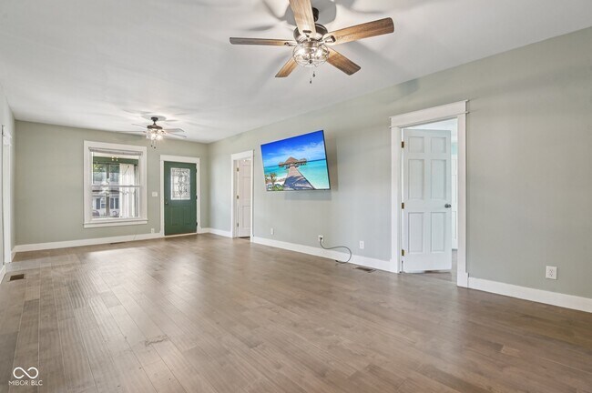 Building Photo - 1920 E 67th St