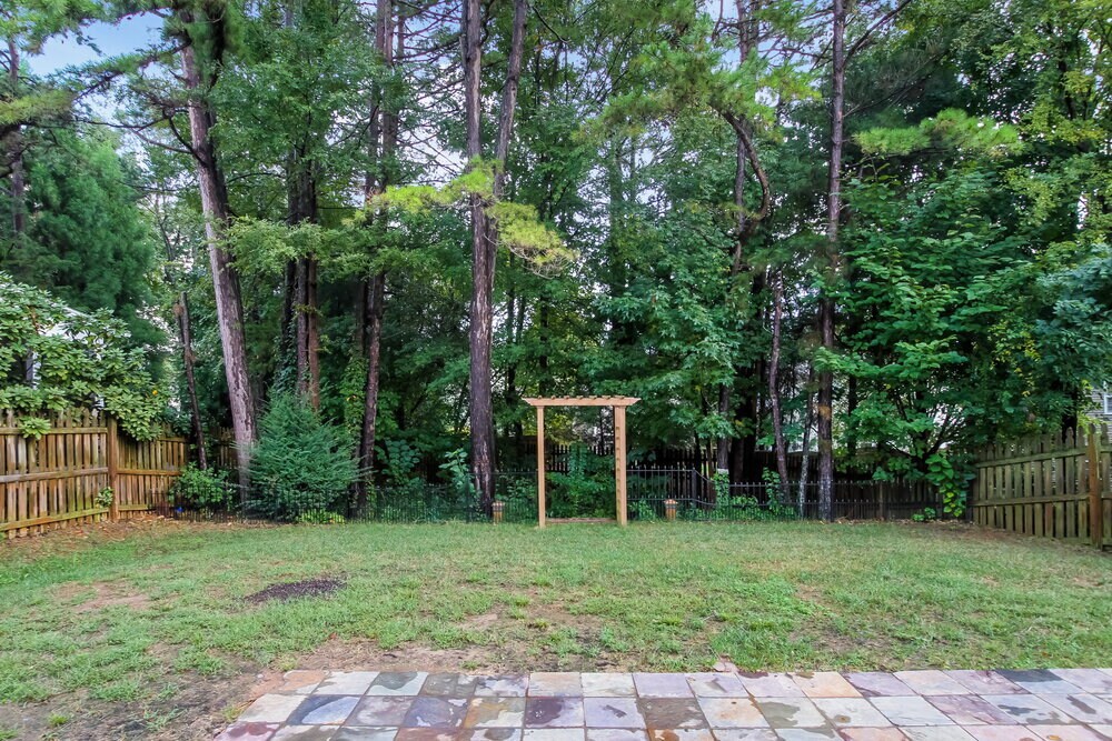 Building Photo - 1525 Bucklebury Ct