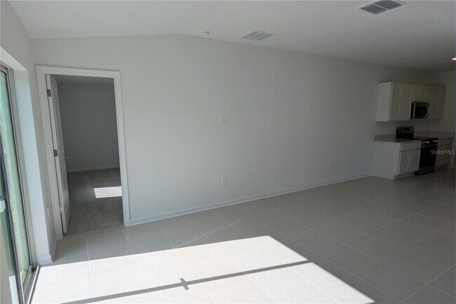 Building Photo - 2175 Chris Dr