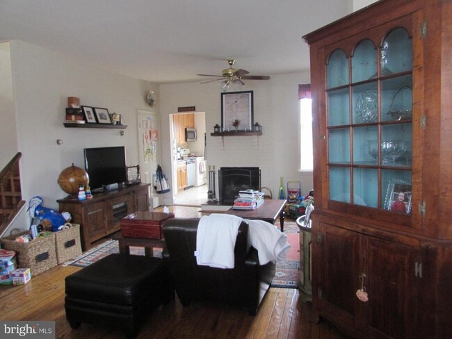 Building Photo - 112 Commerce St