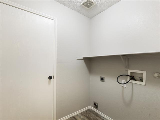 Building Photo - 8212 Canoe Ridge Ln