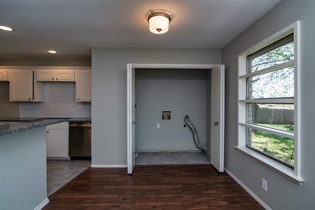 Building Photo - 7616 Parkwood Ln