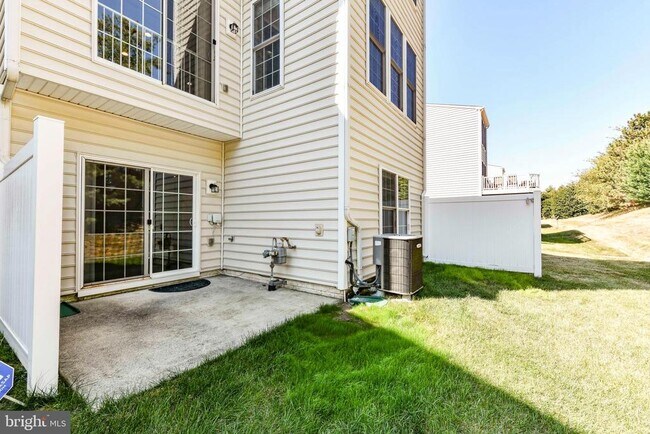 Building Photo - 42832 Bittner Square