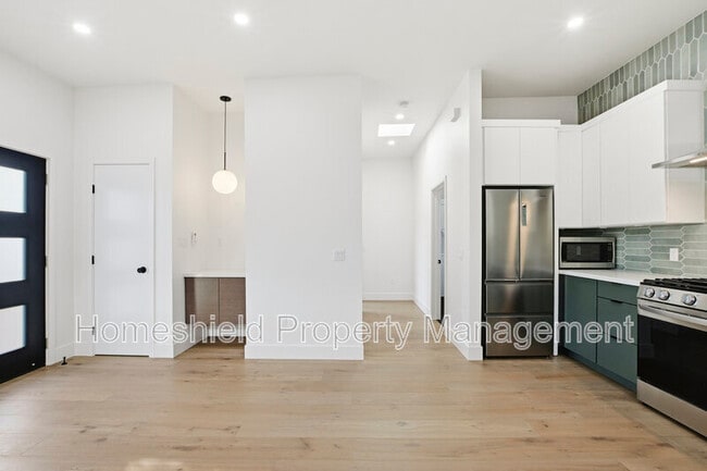 Building Photo - 3704 Wilcox St