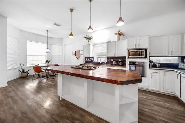 Building Photo - 5205 Panama Dr