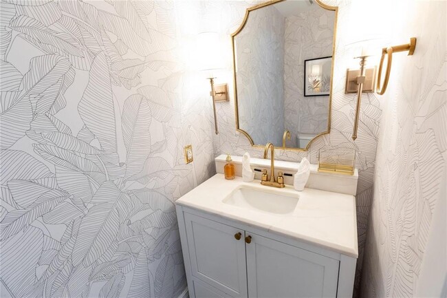 Building Photo - 222 N Tradewinds Ave