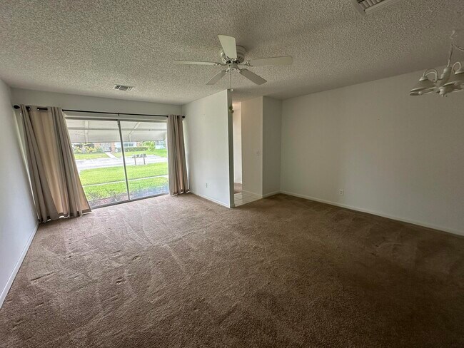 Building Photo - 933 Savannas Point Dr