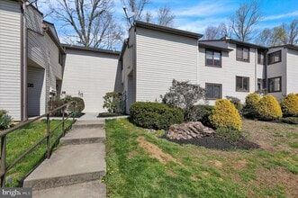 Building Photo - 46-6-46 Holly Dr