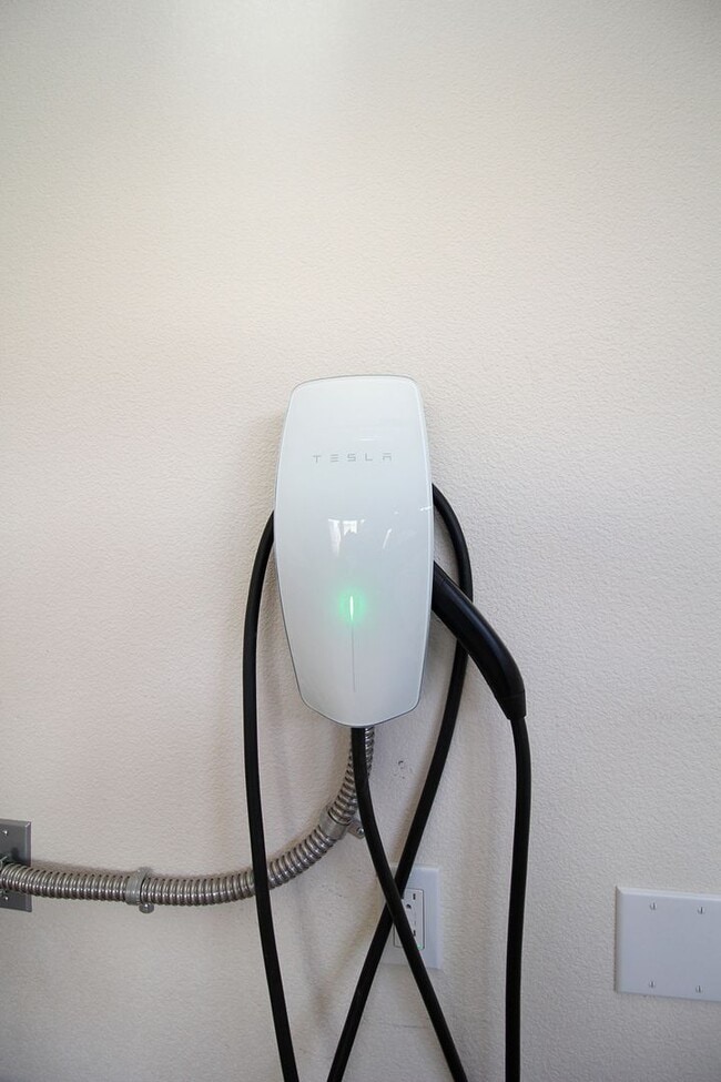 Building Photo - 3923 SE 70th Ave